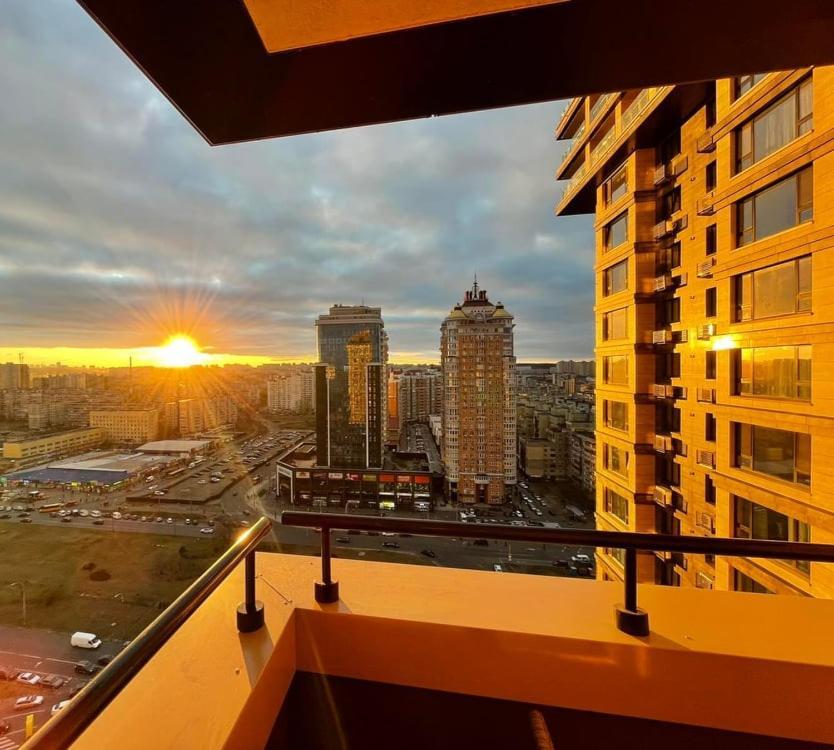 1 Room 60M2 Center Of Obolon Near River Side. 11 Floor كييف المظهر الخارجي الصورة