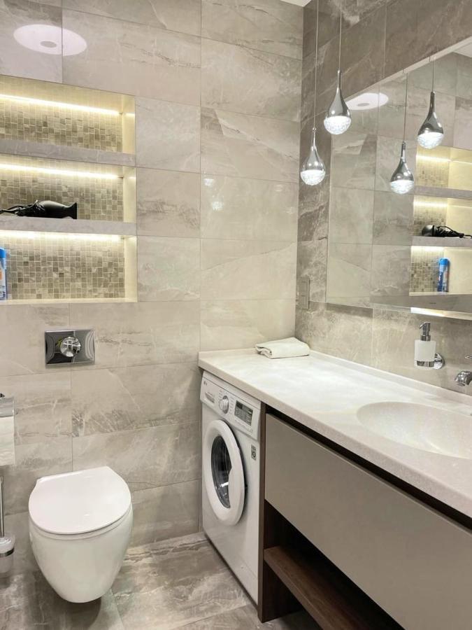 1 Room 60M2 Center Of Obolon Near River Side. 11 Floor كييف المظهر الخارجي الصورة